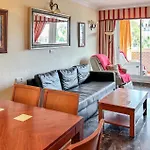 公寓 2 Bedroom Lovely In 丰希罗拉