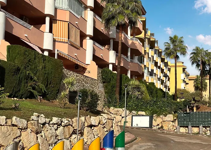 Cozy In With House A Panoramic View *