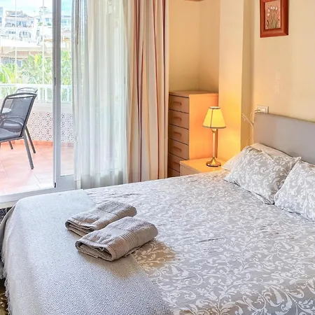 2 Bedroom Lovely In Appartement Fuengirola